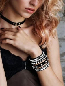 3Pcs/Set Fashion Street Hip Hop Leather Studded Cuff Bracelets Multiple Wristbands Bangle Acceossries for 80s Punk Rock Concert Outfit